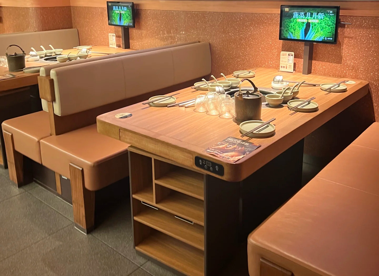 火鍋店桌椅定制:巴奴火鍋成功打造現代舒適的用餐體驗