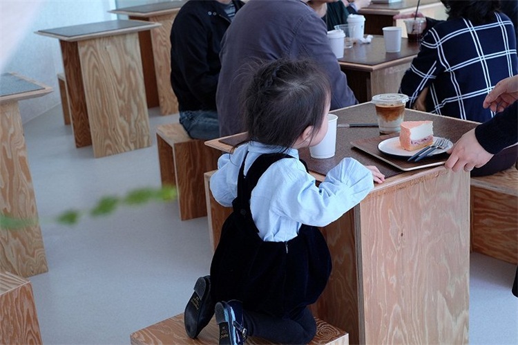 咖啡店空間設(shè)計(jì)效果圖